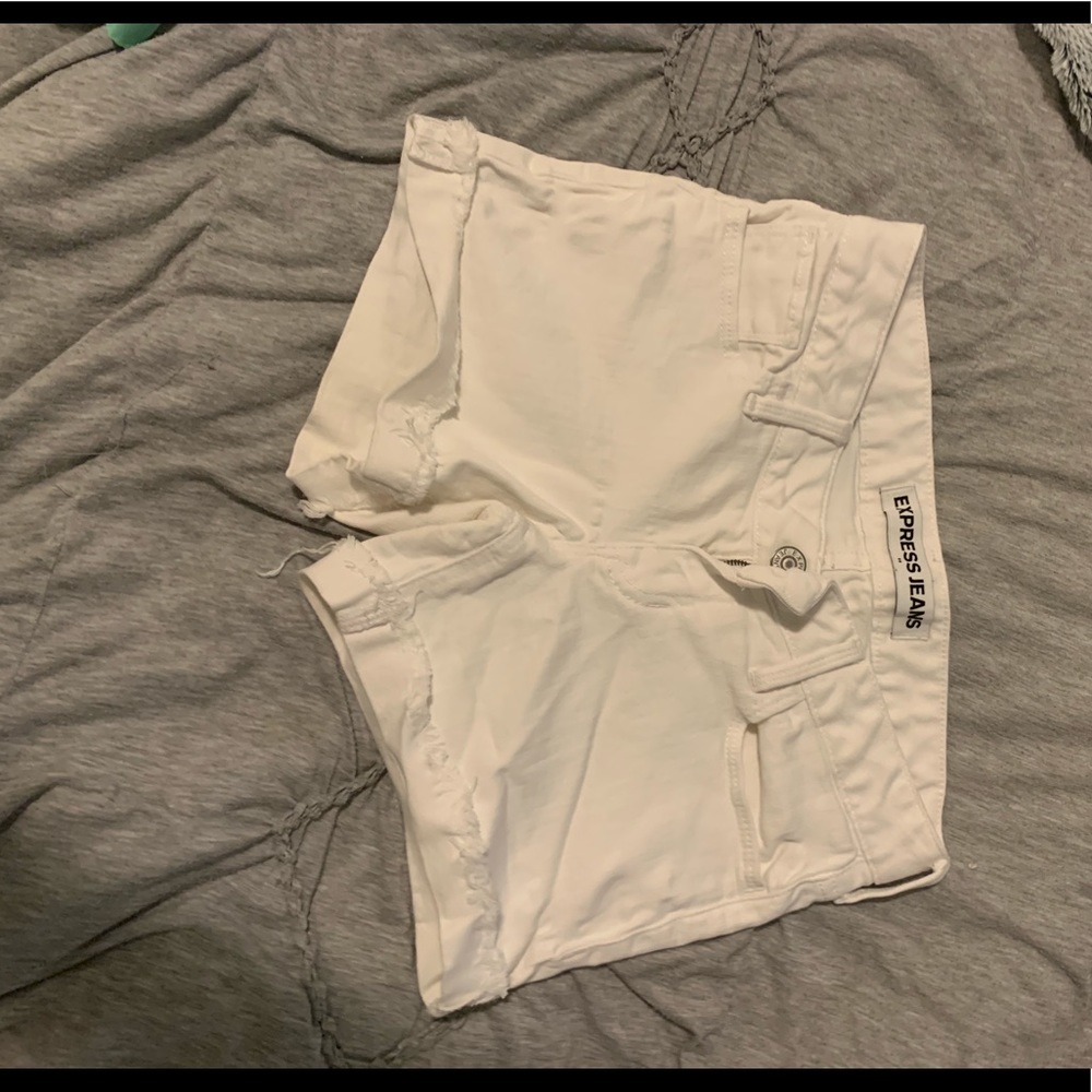 white jean shorts
